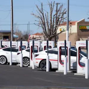 Senate Fight Over Gas-Powered Vehicles Is Also a Filibuster Showdown