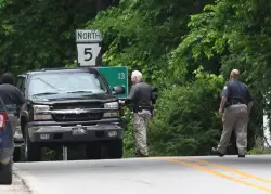 Bloodhounds hunting ‘Devil in the Ozarks’ fugitive are seen as key part of manhunt