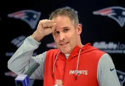 Patriots assistant coaches helping to form Josh McDaniels’ offense